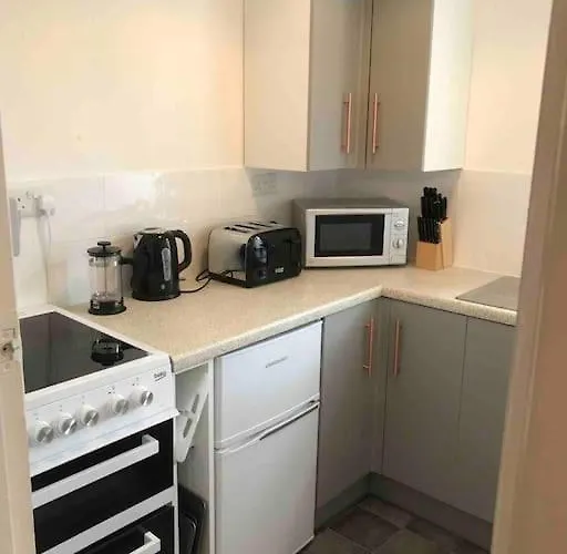 3 Avenue House * Scarborough