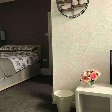 3 Avenue House Scarborough